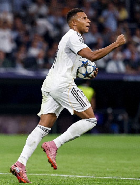 融可赢配 5: 0! 走出德比惨败阴霾, 姆巴佩戴帽+超越穆勒, 皇马横扫欧冠新军